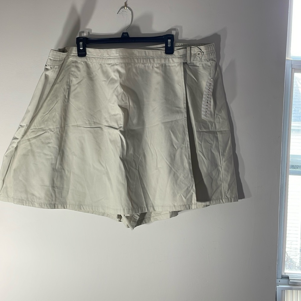 White Stag Plus wrap skort size 26/28w